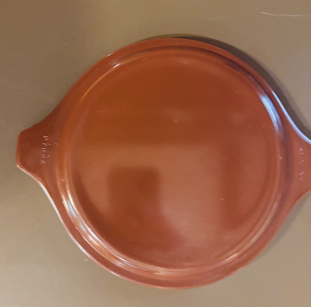 Pyrex 20-C Brown Lid Casserole Dish, 6-inch Opening No Chips
