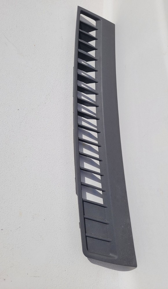 Jeep Grand Cherokee WK 05-07 Left Upper Dash Defrost Vent Medium  Khaki