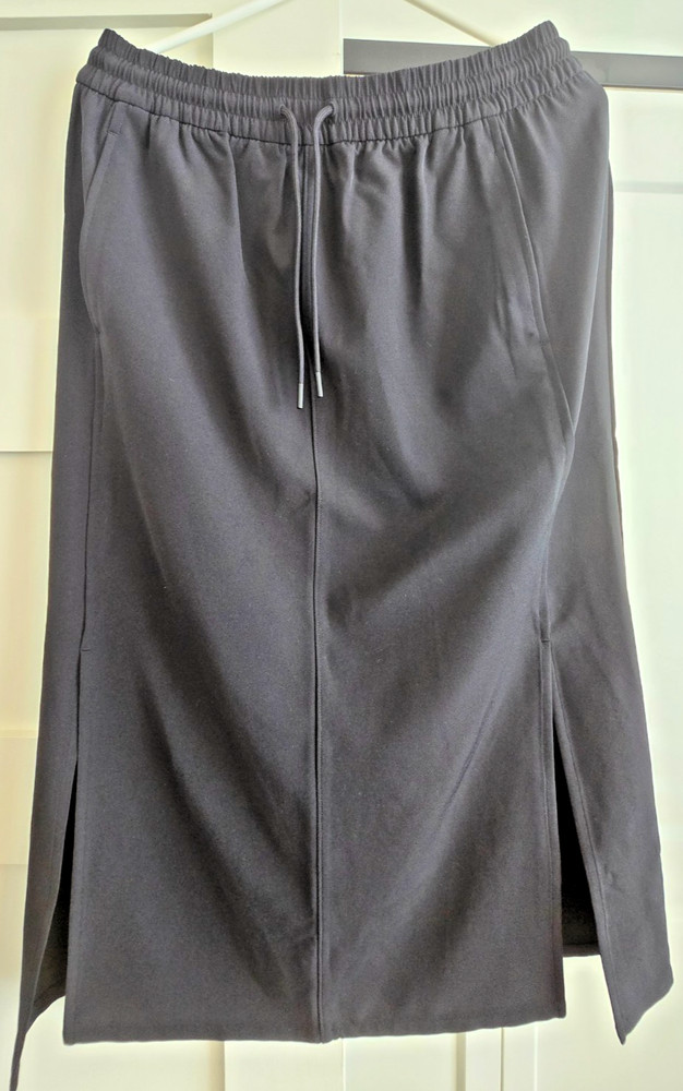 Athleta Women's Black Stride Drawstring Waist Pocketed Midi Skirt Size Medium
