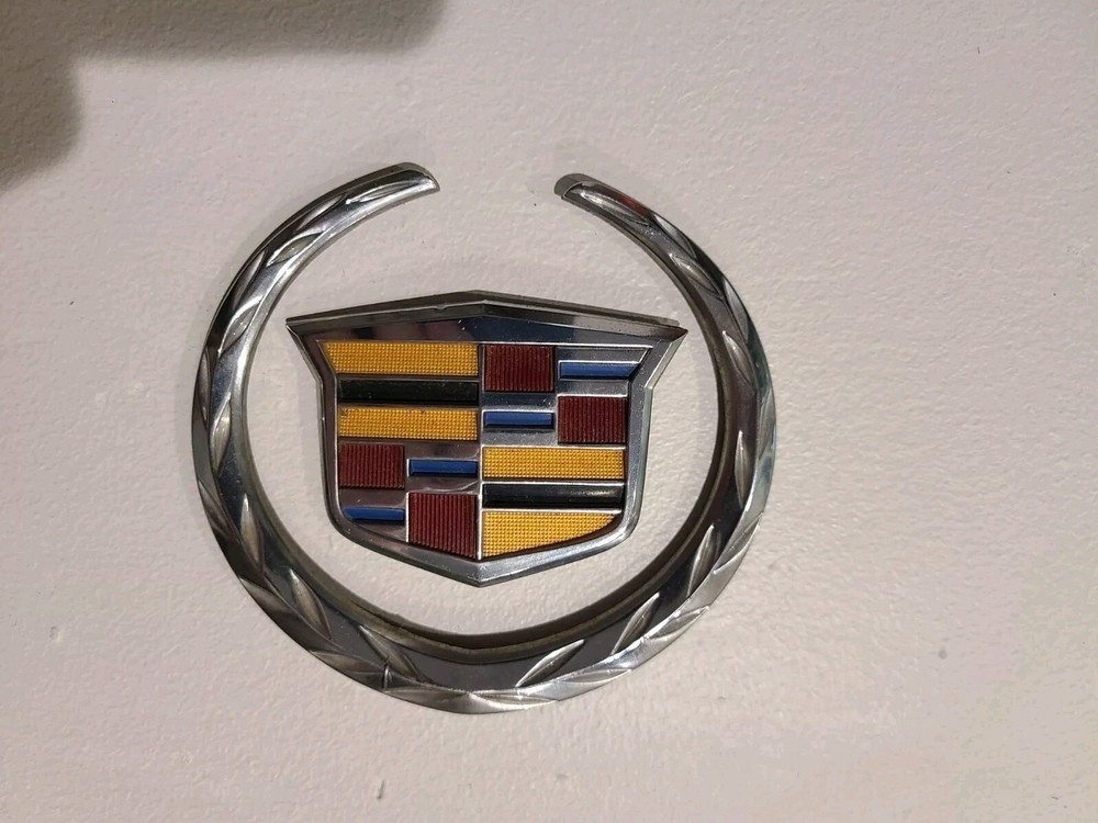 2010 - 2016 CADILLAC SRX TRUNK TAILGATE EMBLEM BAGE OEM