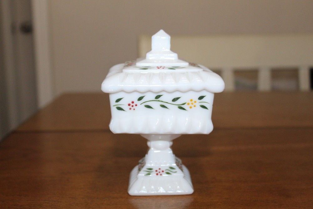 Vtg  Westmoreland  White Milk Glass Hand Painted Floral  Pedestal Wedding Box