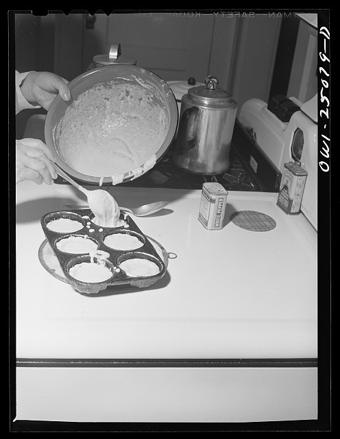 San Augustine Texas Mrs Alonzo Rushing 1943 Cornbread Biscuits Baking