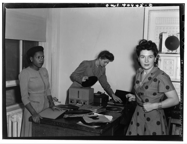 Photo:Women Listening to Records 1950s Interior Radio Phonograph Party