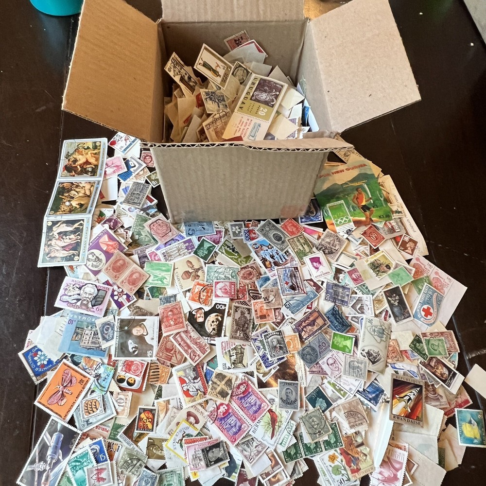 WW OFF PAPER STAMPS COLLECTION BOX LOT 1,000s FROM HUNDREDS OF COUNTRIES #5