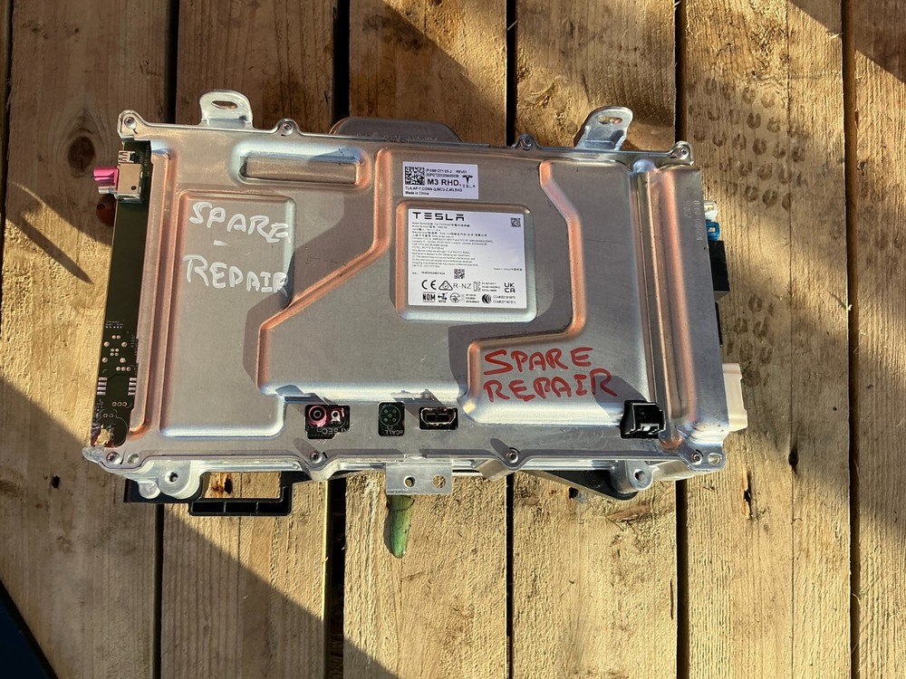 Tesla Model 3 Autopilot Control Unit 1681271-05-J Power 2022 SPARES OR REPAIRS