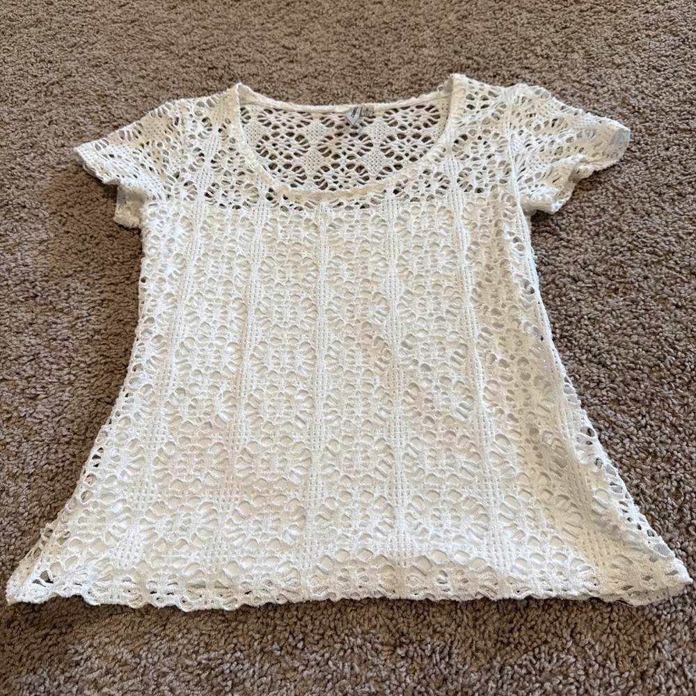 Susan Lawrence Size Small Short Sleeve White Crochet T-shirt Top Blouse