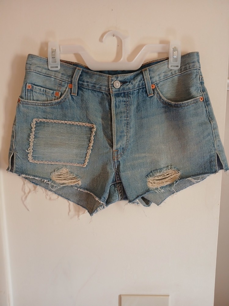 Levi's 501 Distressed Cut Off Denim Shorts Blue Patch Button Fly Size 31