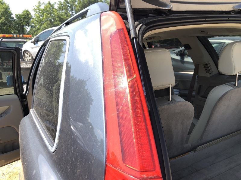 2003-2006 Volvo XC90 Driver Side Upper Tail Light Brake Turn Signal 881838
