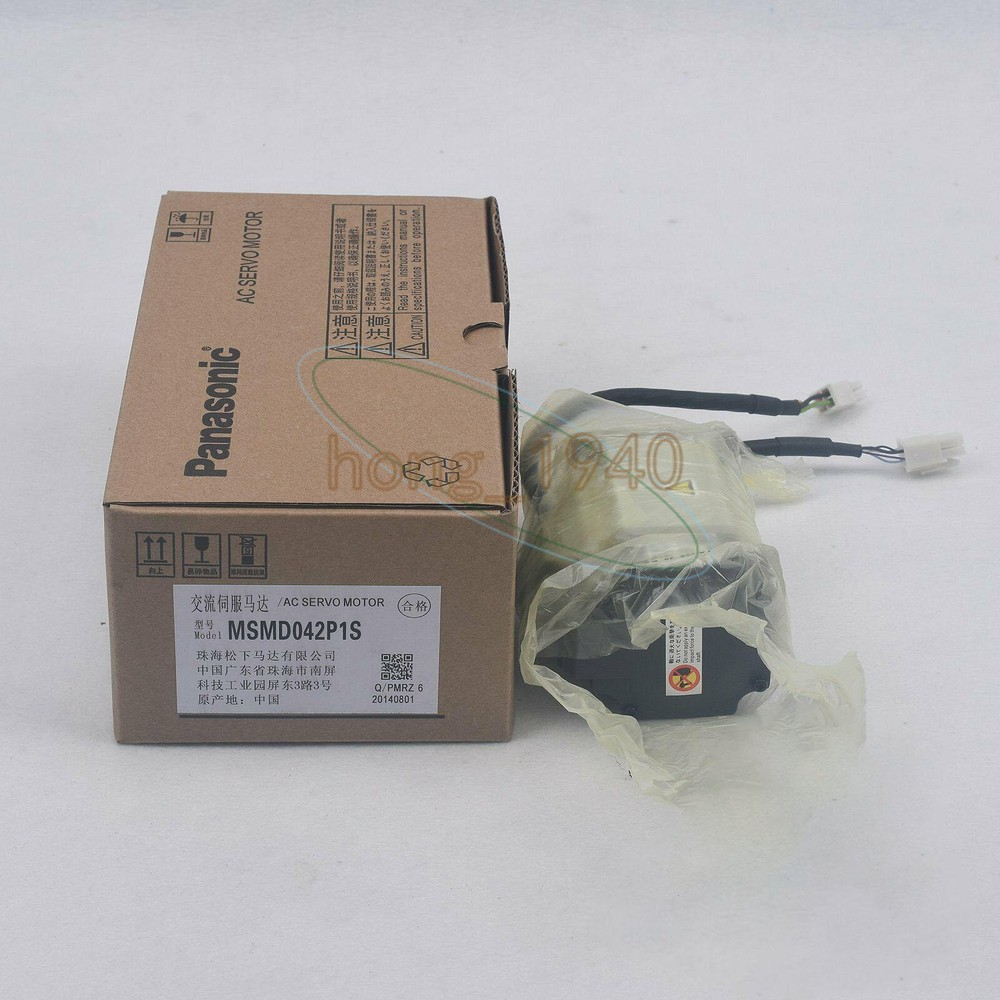 One New Panasonic MSMD042P1S servo motor A4 series 0.4KW 106V 2.6A
