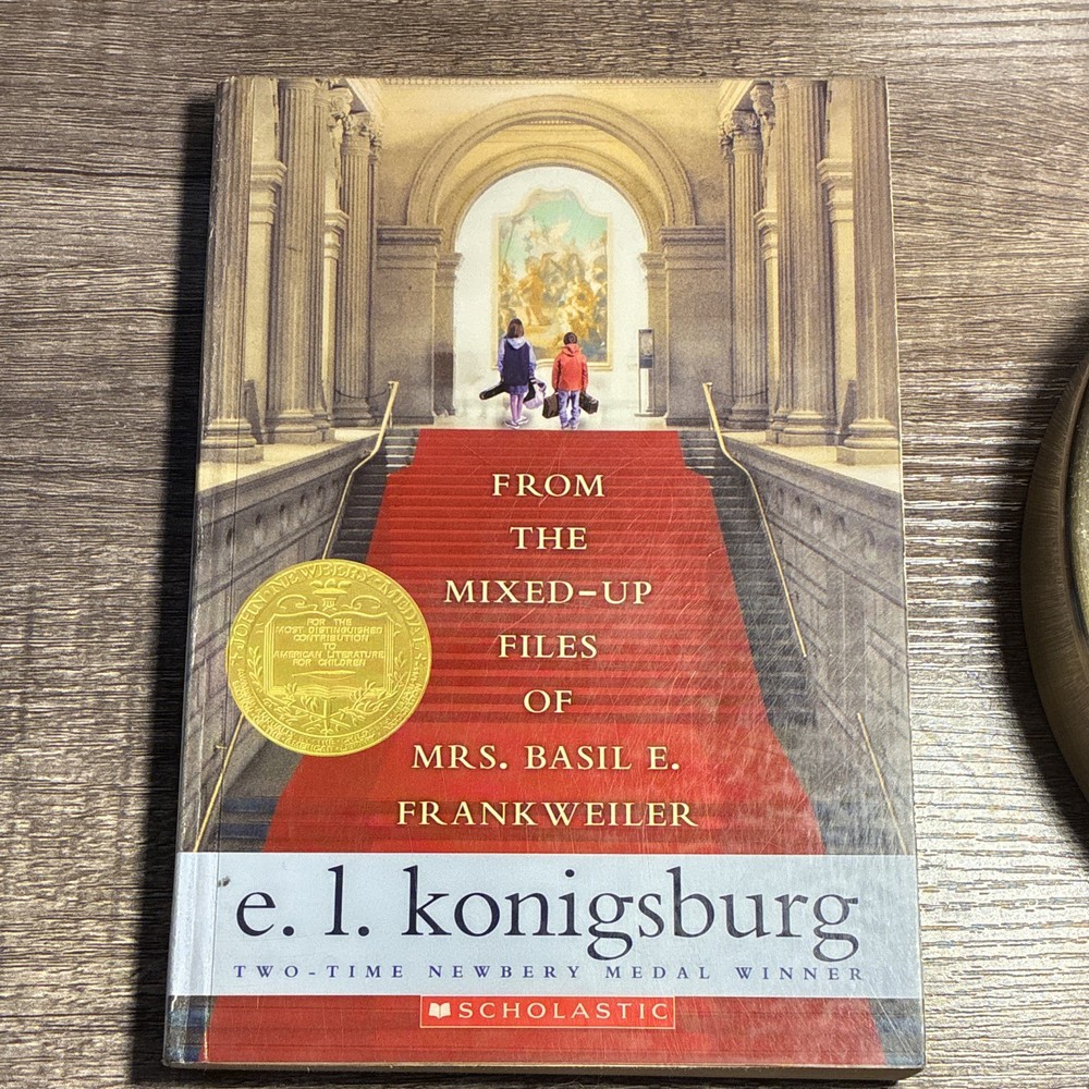 From the Mixed-Up Files of Mrs. Basil E. Frankweiler - E. L. Konigsburg PB