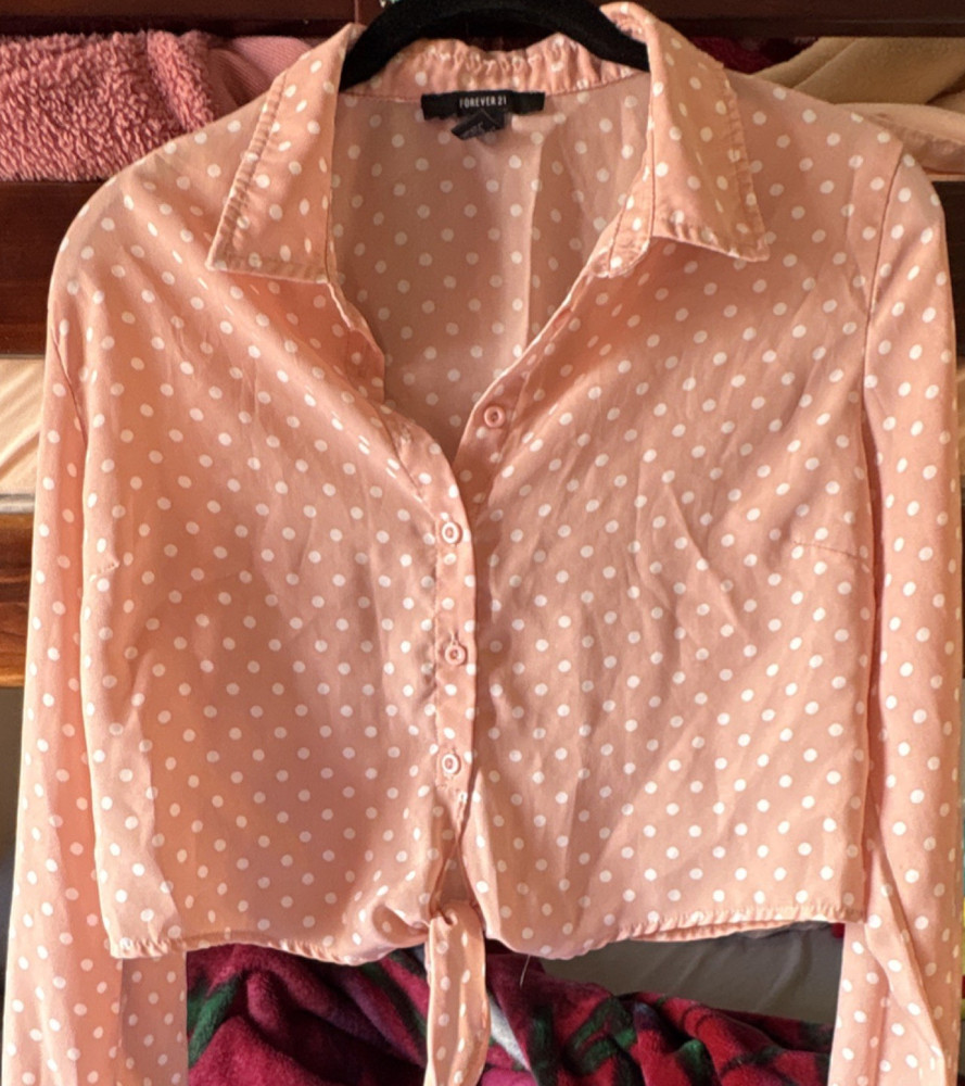 FOREVER 21 Pink Polka Dot Cropped Button-Up Collared Blouse Long Sleeve M