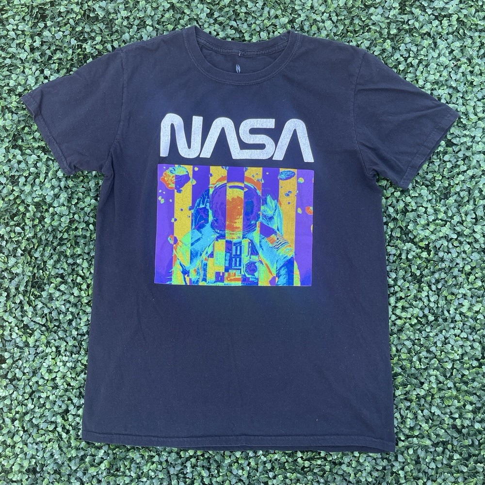 Hyper Space Men's Black Abstract NASA Astronaut Graphic T-Shirt Size Medium-image
