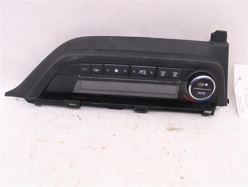 2014 Toyota Corolla A/C Selector Switch for Automatic Temperature Control