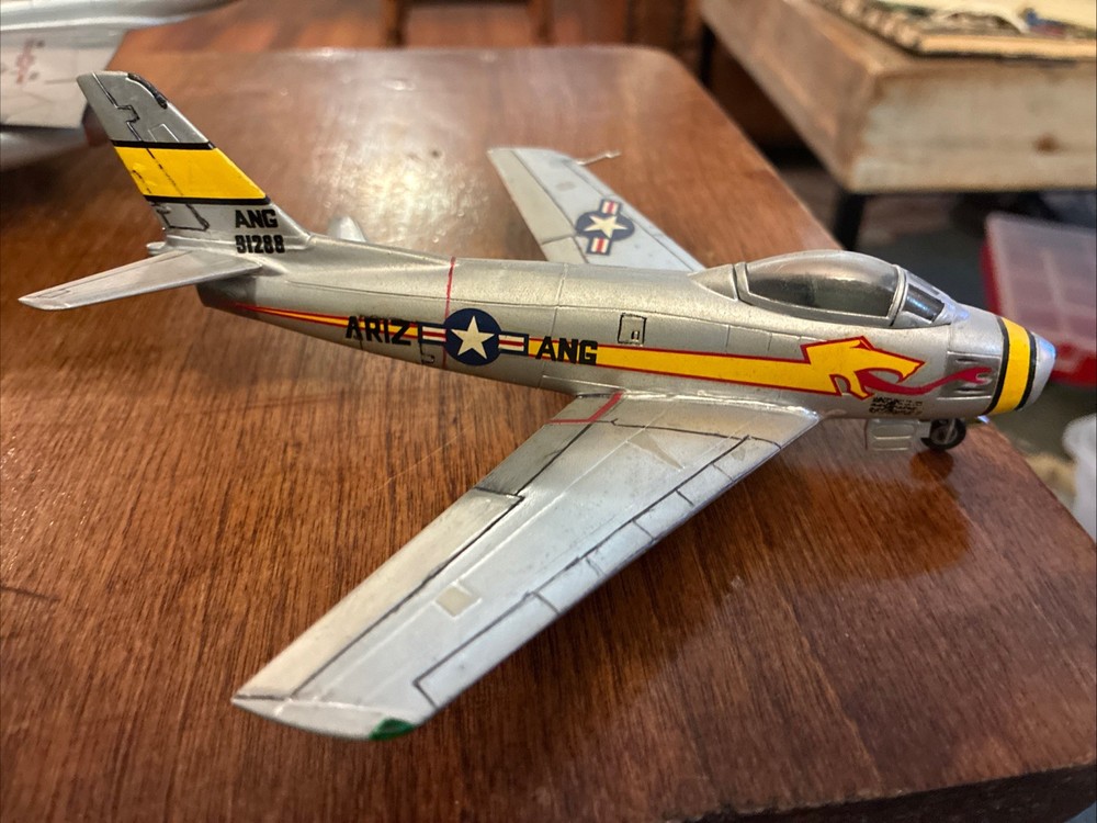 Built Plastic Model Est 1/72 wing Span 6” F-86 Sabre Rear Wing Needs Reattached