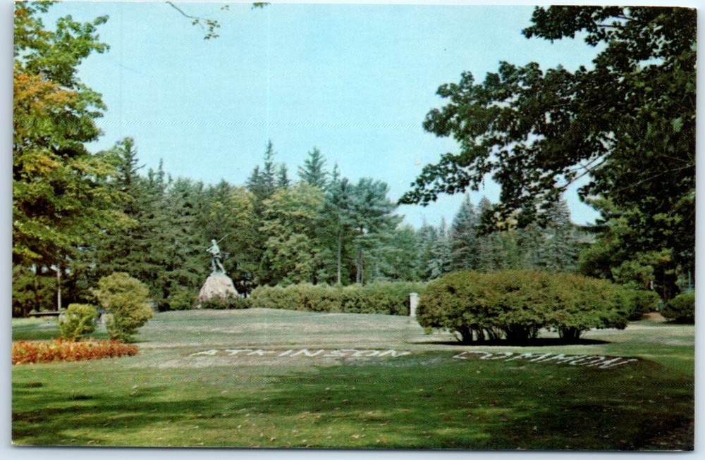 Postcard - Atkinson Common, Newburyport, Massachusetts, USA