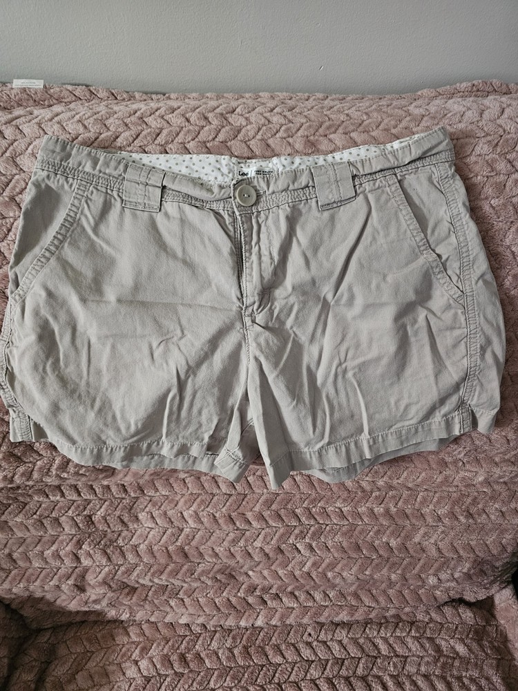 Lee Women's Chino Shorts Beige Size 10 Medium Just Below The Waist
