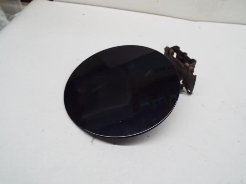 SUBURBN15 2001 Fuel Filler Door 233008