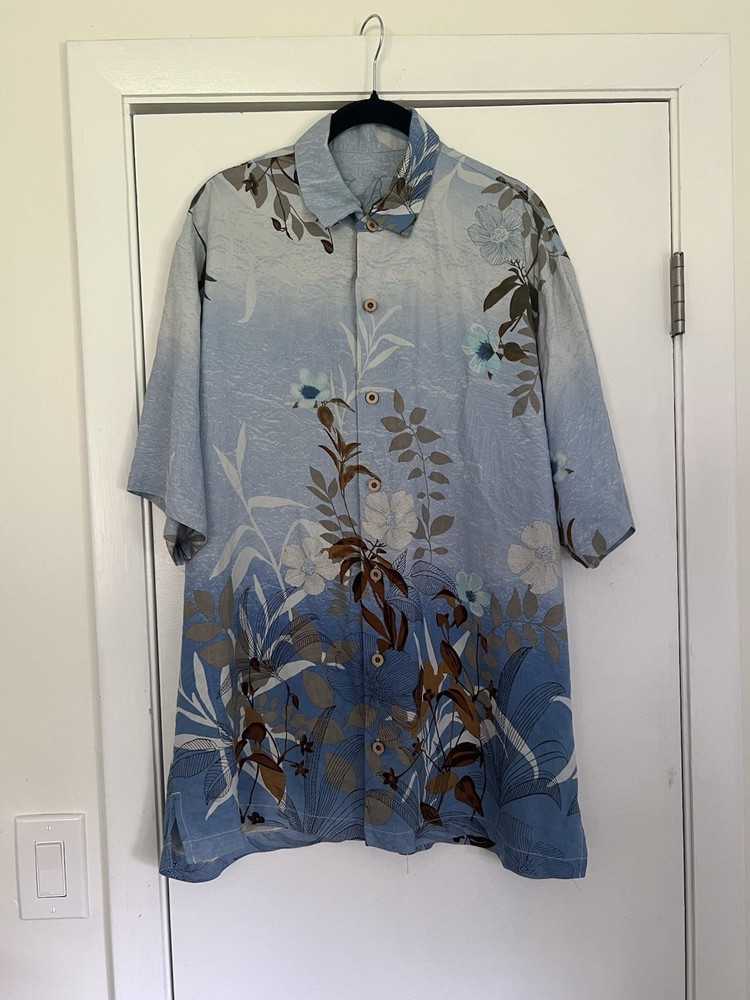 Tommy Bahama Vintage Men’s Silk Button Down Shirt Short Sleeve Blue Floral Sz L