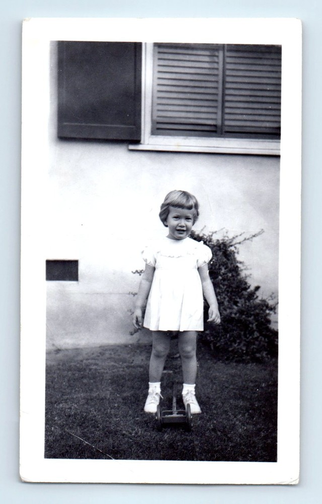 Old Vintage Photo SOLO GIRL IN YARD OUTSIDE HOUSE FOUND PHOTOGRAPH SNAPSHOT