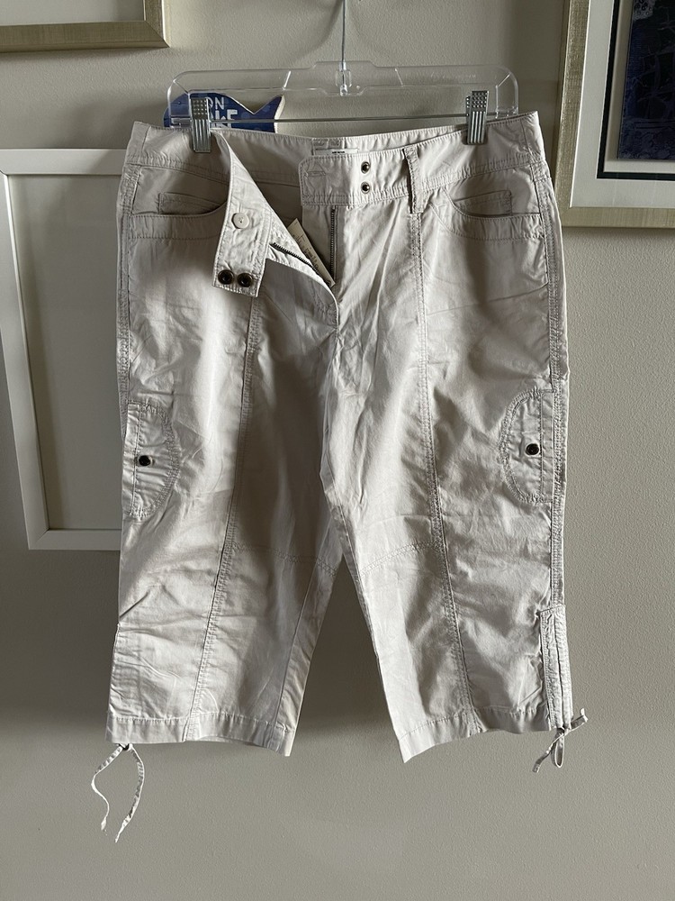 NEW W/Tags -LOFT Women's Cargo Capri Beige Size 10 Petite