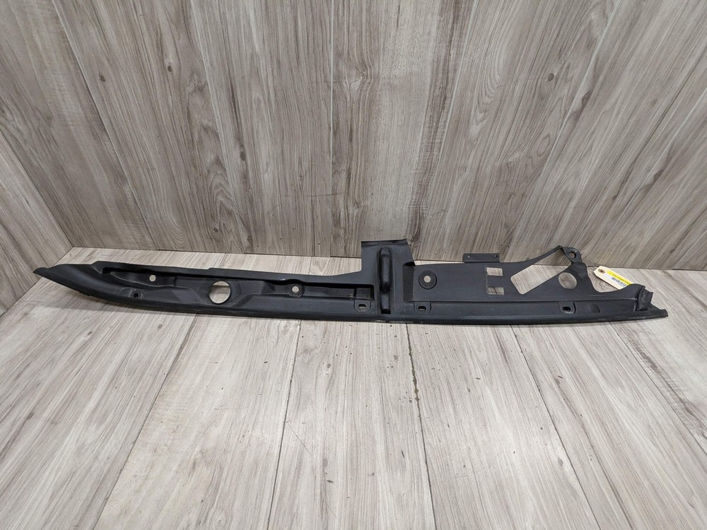 OEM BMW F90 M5 G30 530 540 M550 Front Right Engine Support Sealing Cover Trim