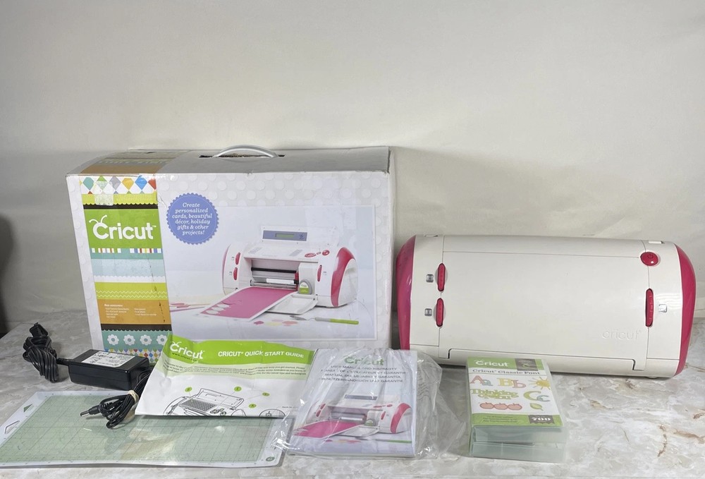 Cricut CRV001 Personal Electronic Cutter in Pink