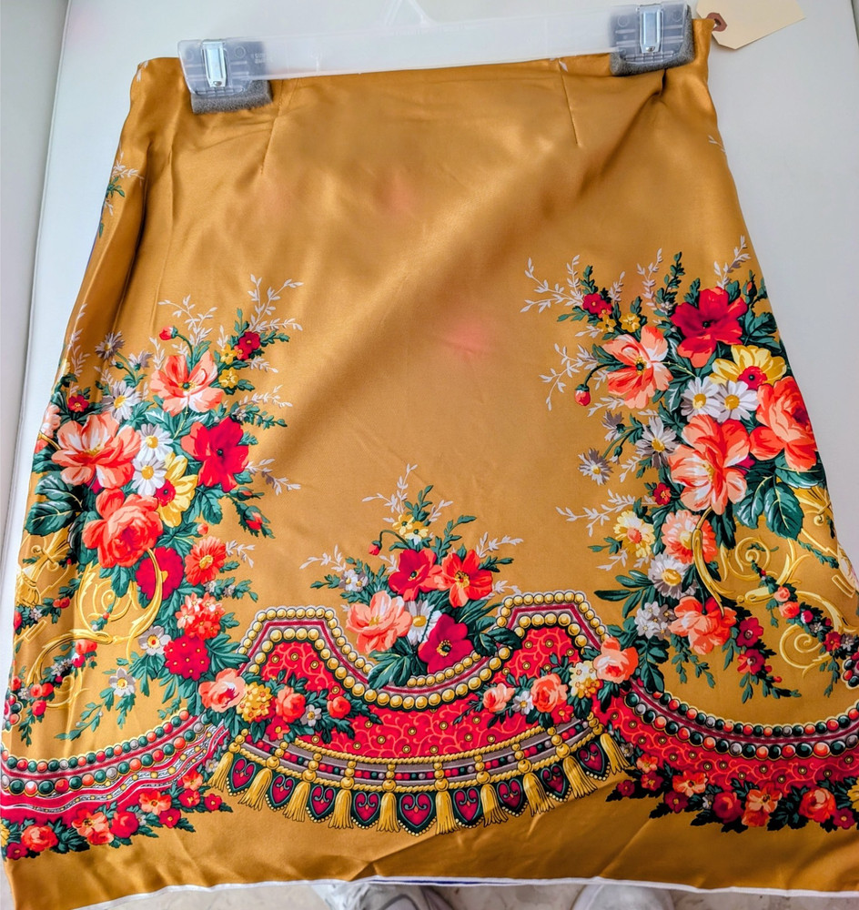 New Madison Brown luxury Versace handmade silk skirt size 8
