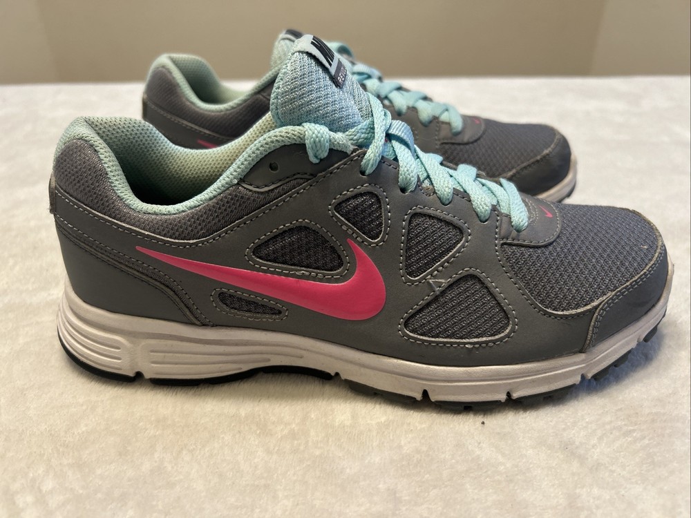 Nike Women’s Shoes Size 7.5 Gray Pink Running Revolution Cushioned 488148-002