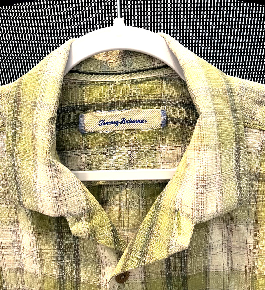 Tommy Bahama Size Large Mens 100% Silk Green Plaid Button Down Shirt