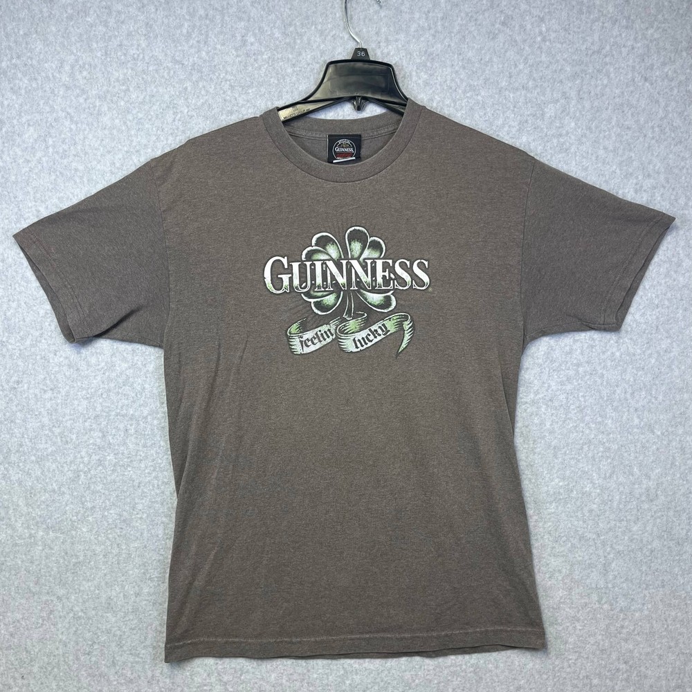 Guinness Feeling Lucky Graphic Tee for Men in Medium Gray Short Sleeve Crew Neck