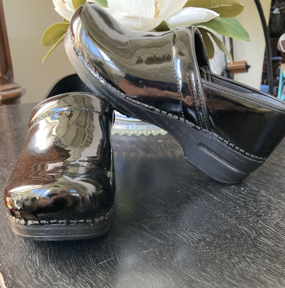 Dansko Professional Black Patent Leather Clogs for Nurses - Size 41 US 10