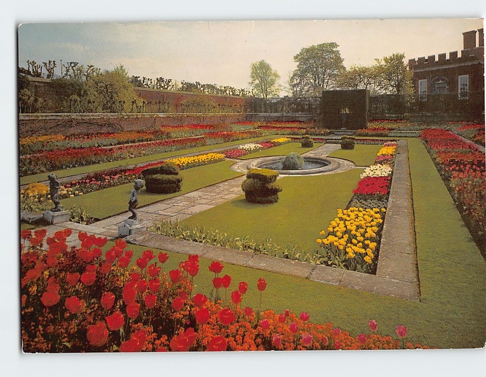 Postcard The Pond Garden Hampton Court Palace East Molesey England