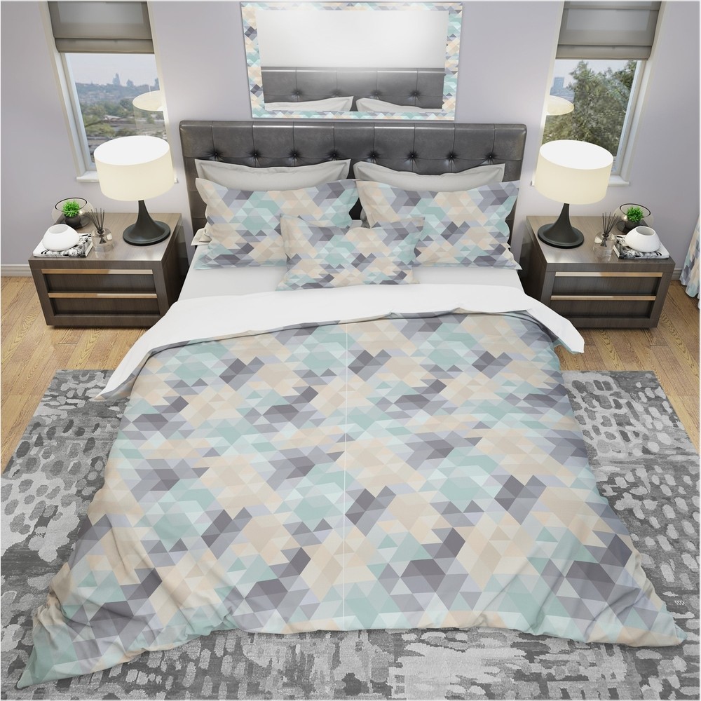 Designart 'Blue and Beige Triangular Geometry' Modern &