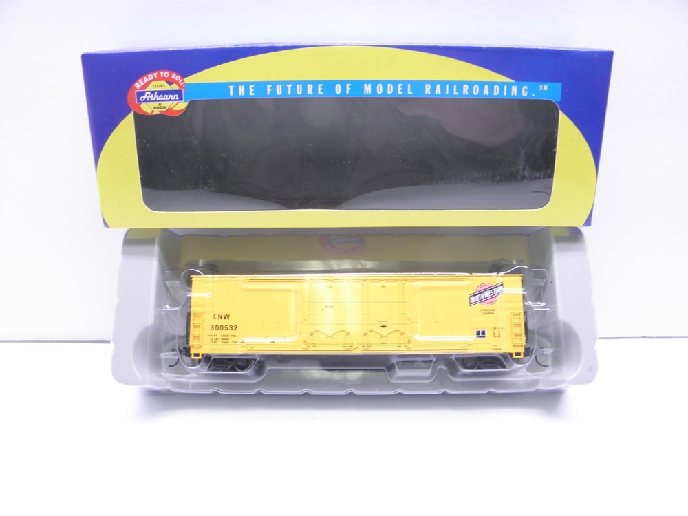 Athearn Ready To Roll  50'D/Door Boxcar Chicago & Northwestern #600532 Ho Scale
