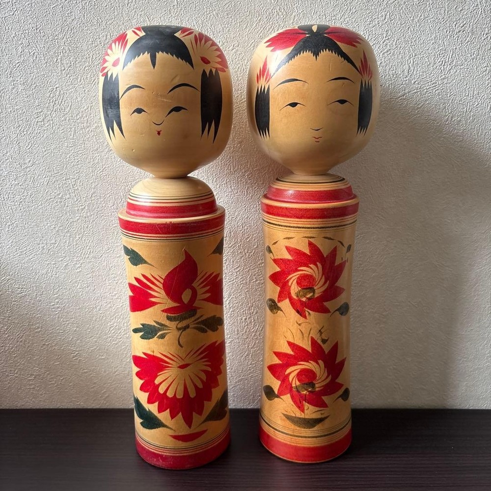 Naruko Kokeshi Dolls Set of 2 Natural Wood Flower Design Boxed Signature