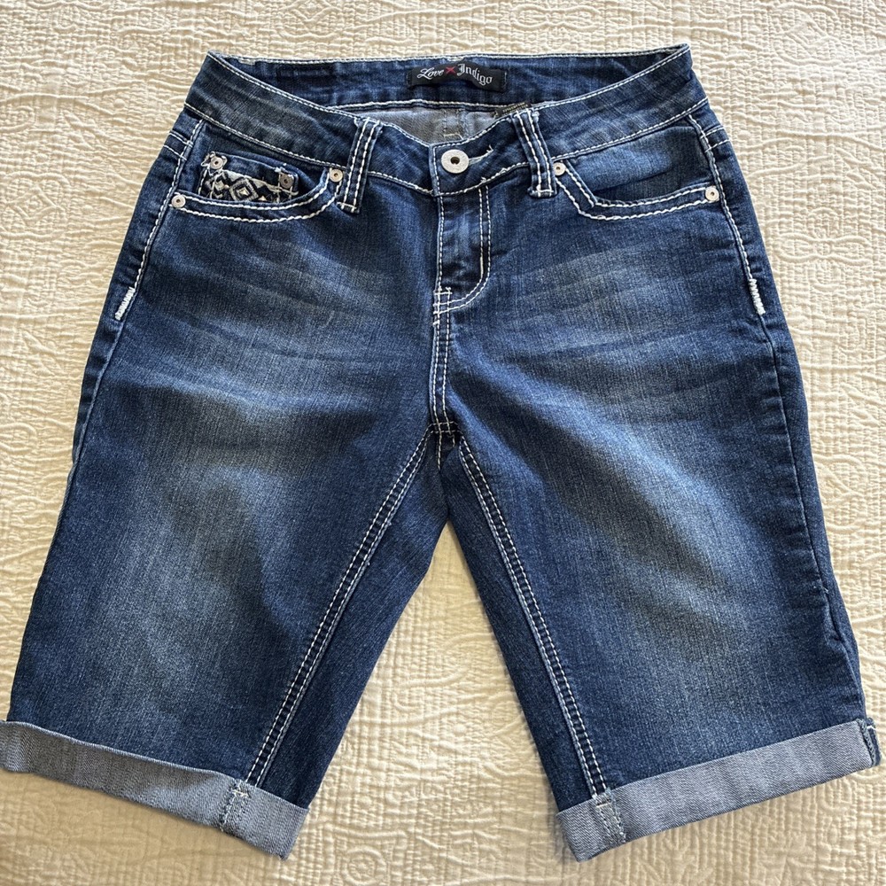 Love Indigo Low Rise  Womens Jean Shorts Size 4 Stretch Cuffed