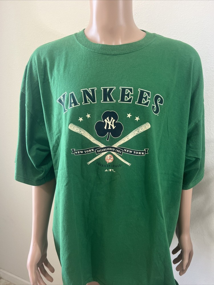 VTG Majestic New York Yankees St Patrick's Day Clover Graphic T-Shirt 2XL