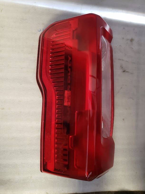 Driver Tail Light Incandescent Fits 23 FORD F250SD PICKUP 565209