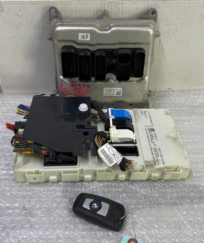 OEM BMW F25 F30 N20B ENGINE CONTROL UNIT ECU DME ECU SET 7646763 BOSCH