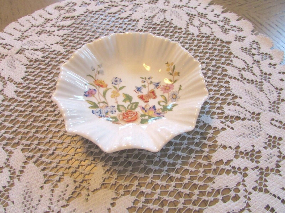 Aynsley Bone China Ruffle Pin Dish 5