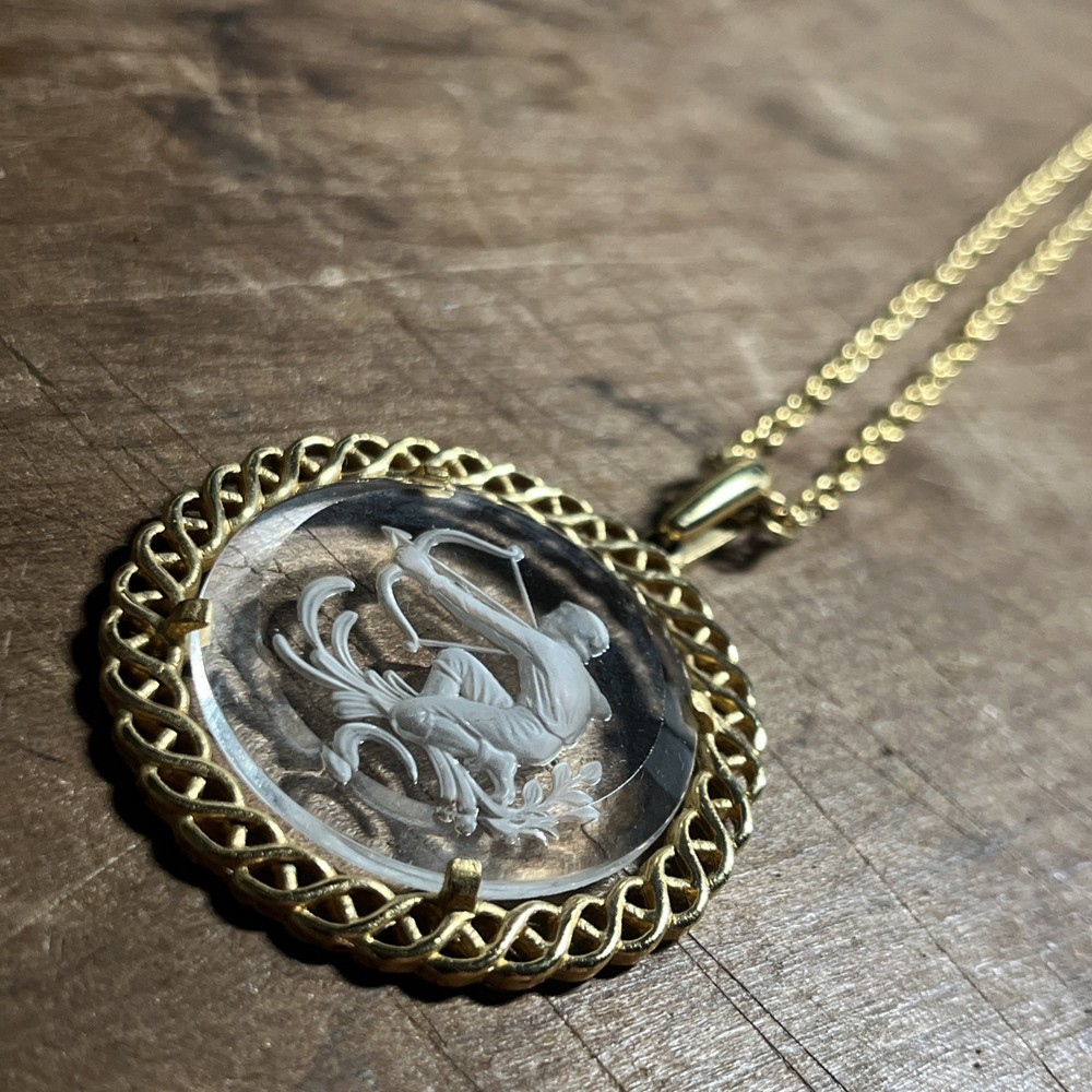 Vintage Gold Tone Trifari Intaglio Necklace Pendant Chain Sagittarius — J1