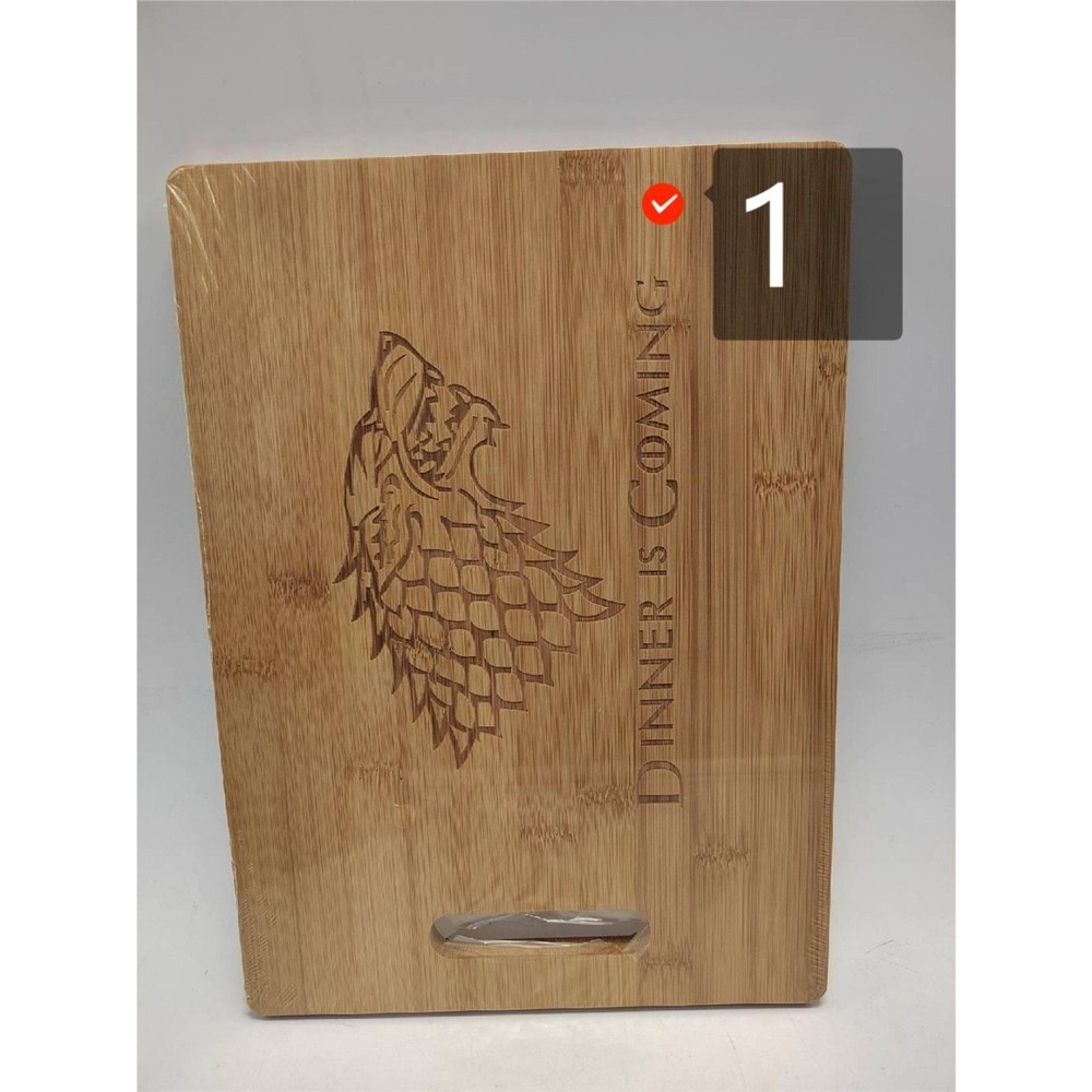Game of thrones engraved cuttingboard, Dinner is Coming House Stark