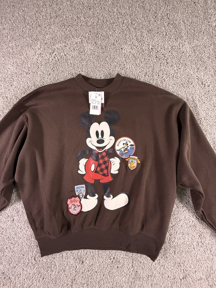 NWT Disney Women’s Sweatshirt Mickey Winter Scene Brown Small