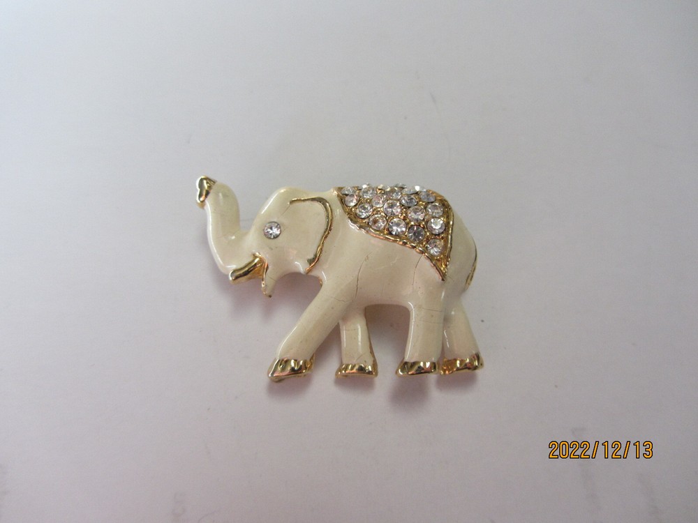 Vintage Gold Tone Cream Enamel & Rhinestone Elephant Brooch Pin