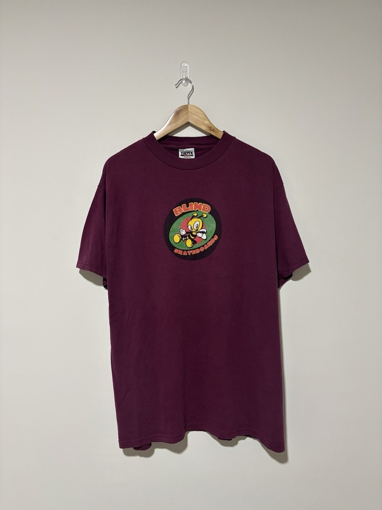 Vintage bLind Skaterboards Bee Graphic Tshirt Size XL 1996 Rare