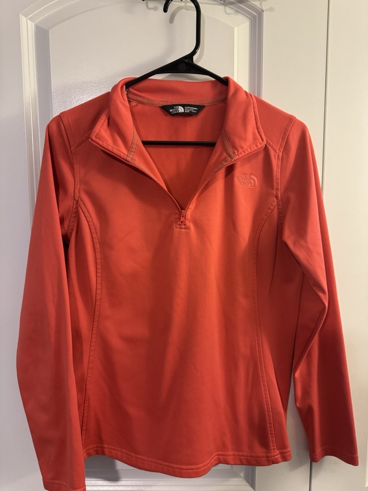 The North Face  Pullover 1/4 Zip Up Size Medium Womens  Activewear