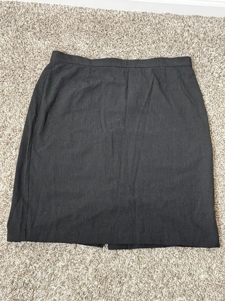 Briggs New York Black Pinstripe Pencil Skirt Size 16 Lined Office Career Wear