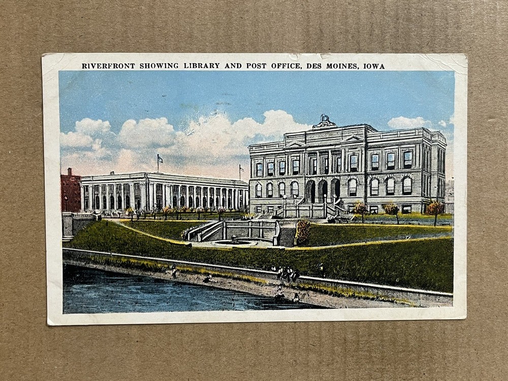 Postcard Des Moines IA Iowa River Front Library & Post Office Vintage PC