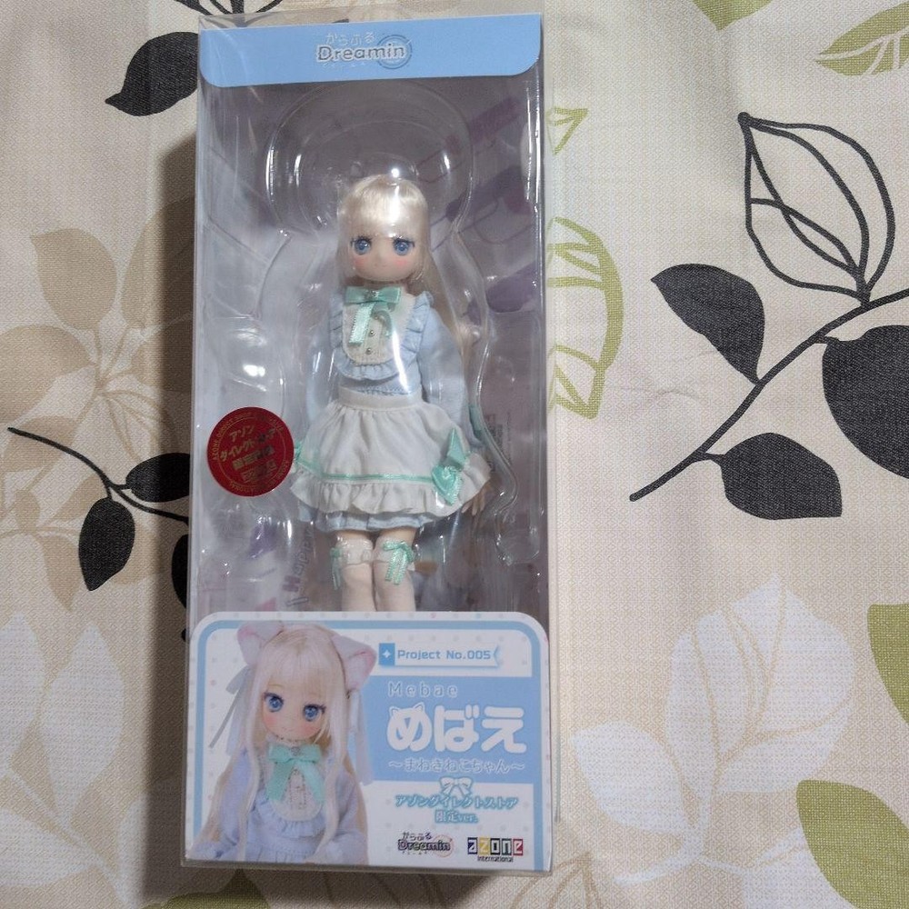 Azon Colorful Dreamin' Mebae Manekineko 1/6 Scale Doll Used, Complete Set