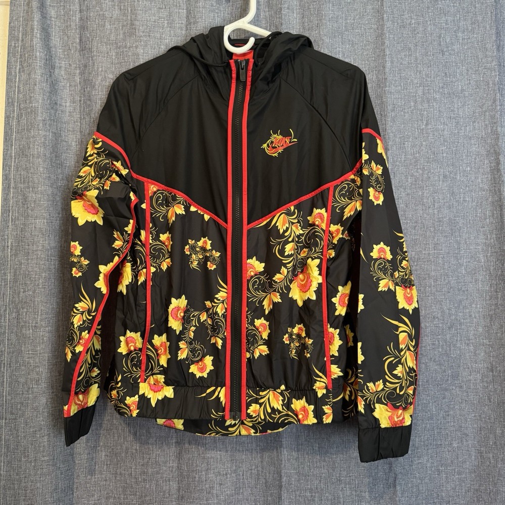 NIKE SPORTSWEAR NSW FLORAL WINDRUNNER PRINTED JACKET 922188 010 Size M NWT!